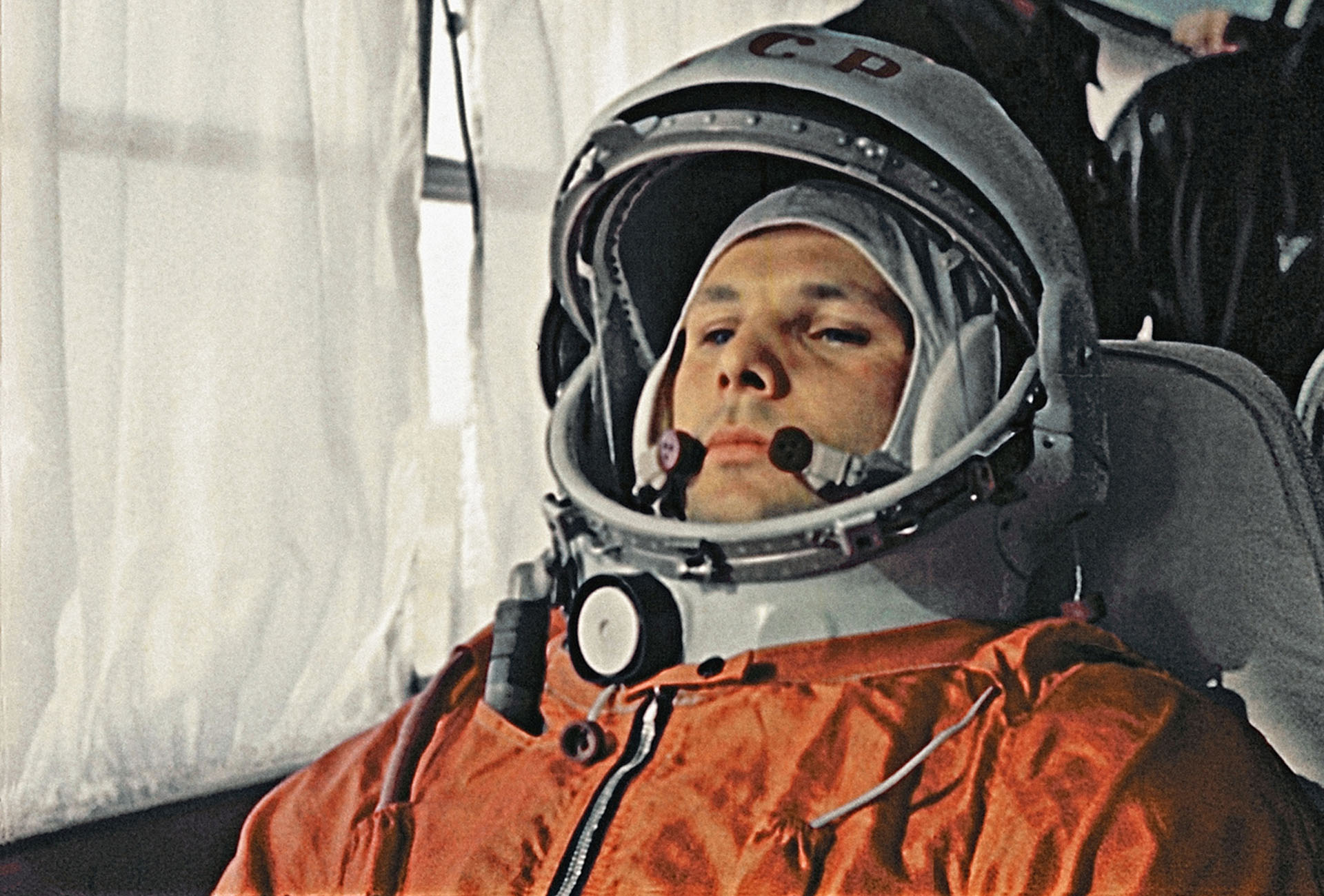 В каком году человек побывал в космосе. Про первый полет Юрия Алексеевича Гагарина.